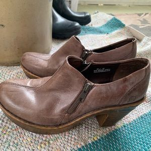Born light brown clogs